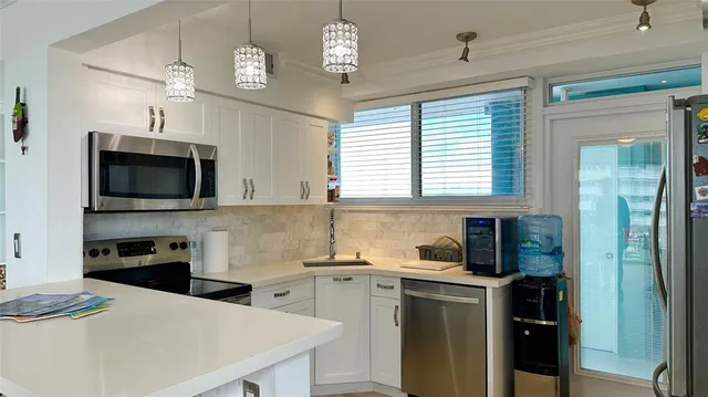 $375,000 | 1900 South Ocean Drive, Unit 502, Fort Lauderdale, FL 33316