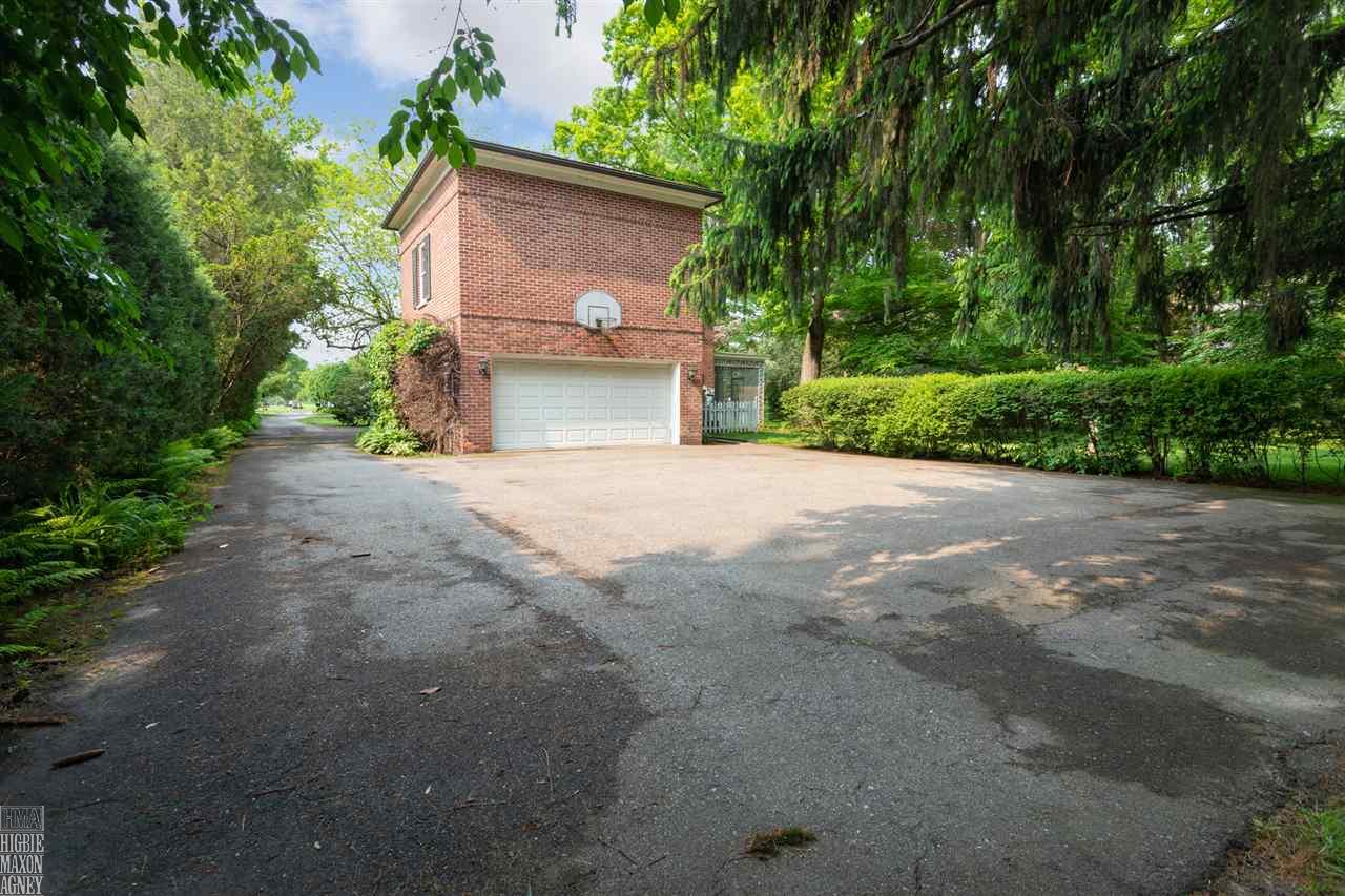 348 Provencal Road Grosse Pointe, MI 48236 - Photo 27 of 29 50002399-26.JPG