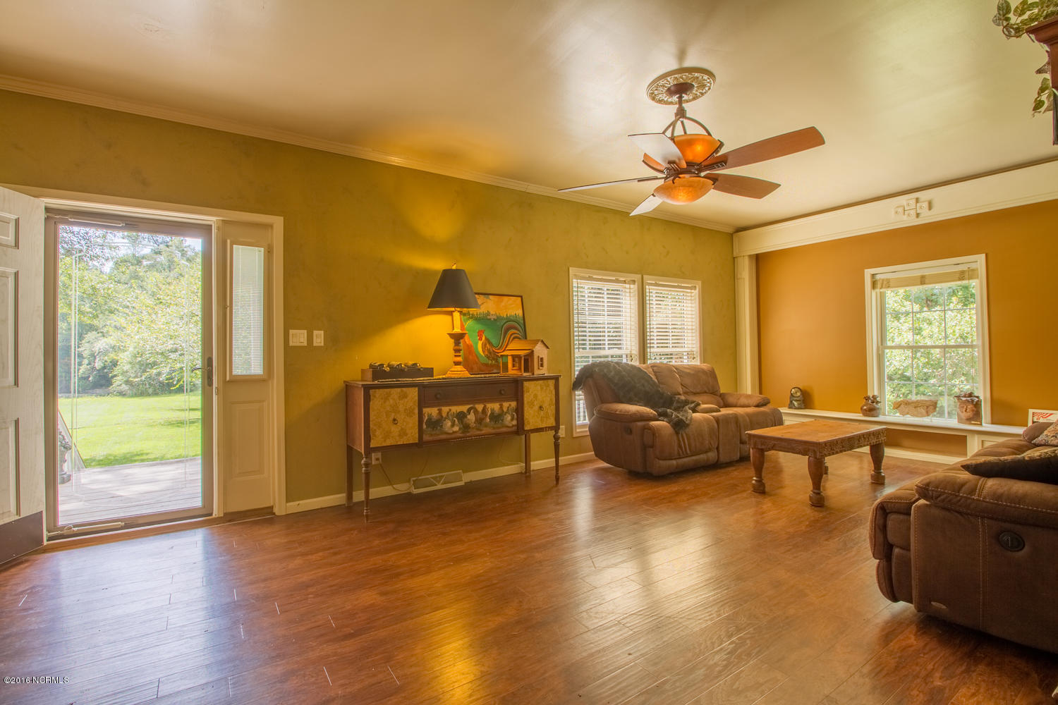 244 Racoon Hollow Road Atkinson, NC 28421 - Photo 5 of 21 244 Racoon Hollow Rd-large-005-10-Living
