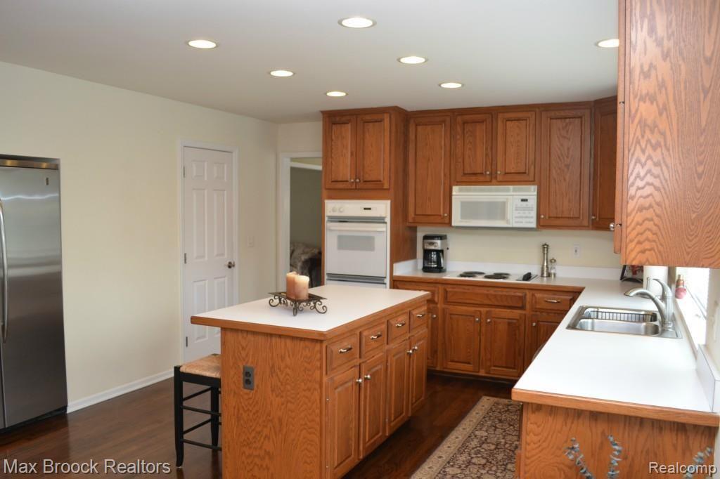 3077 Mapleridge Court Rochester Hills, MI 48309 - Photo 22 of 49
