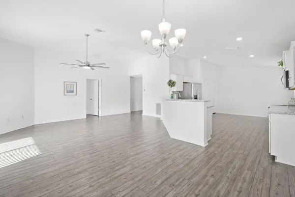 $2,250 | 146 Old Canoe Lane, Freeport, FL 32439