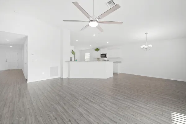 $2,250 | 146 Old Canoe Lane, Freeport, FL 32439