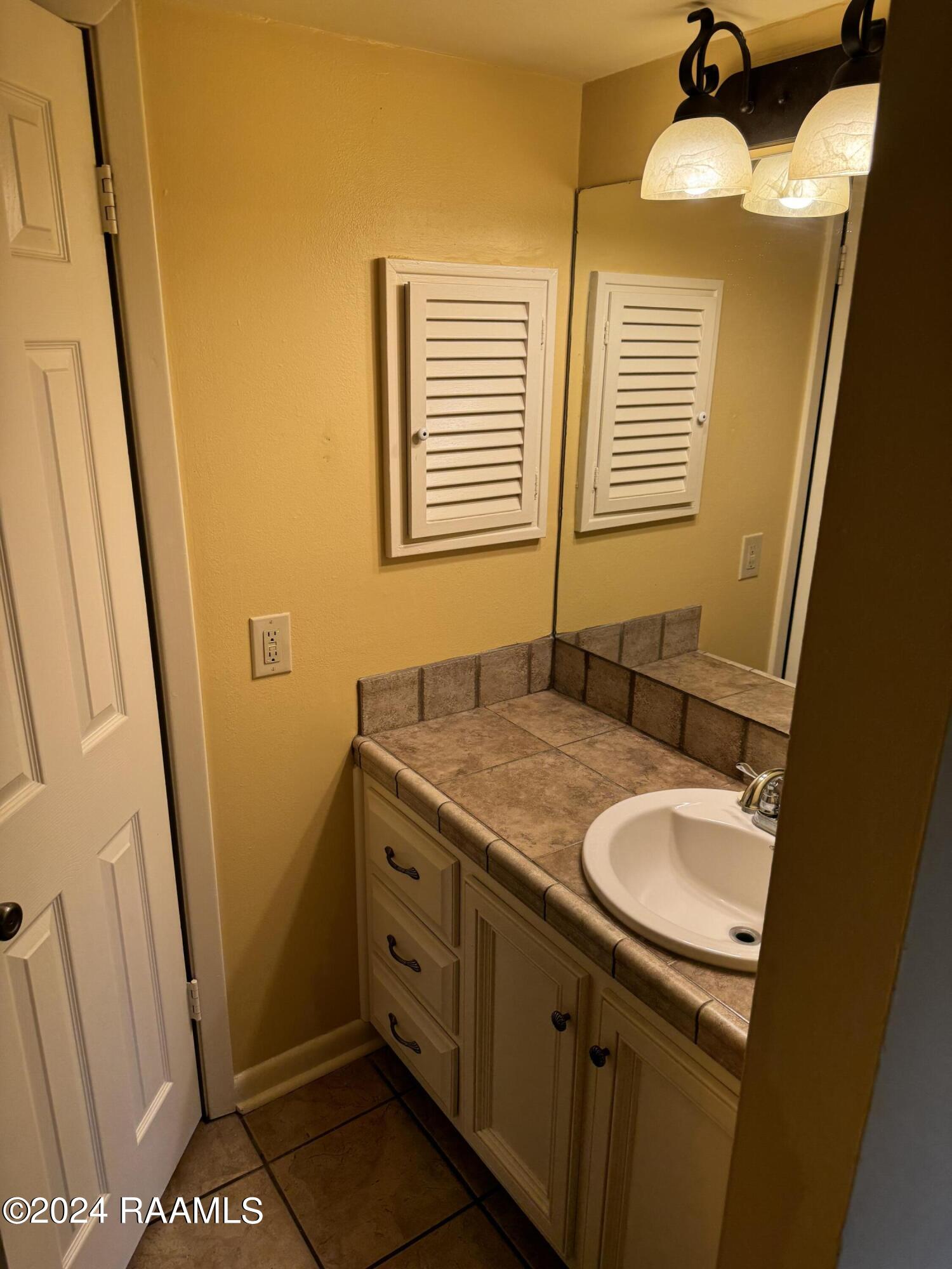 220 Doucet Road, Unit 112B Lafayette, LA 70503 - Photo 5 of 5 IMG_2666 (1)