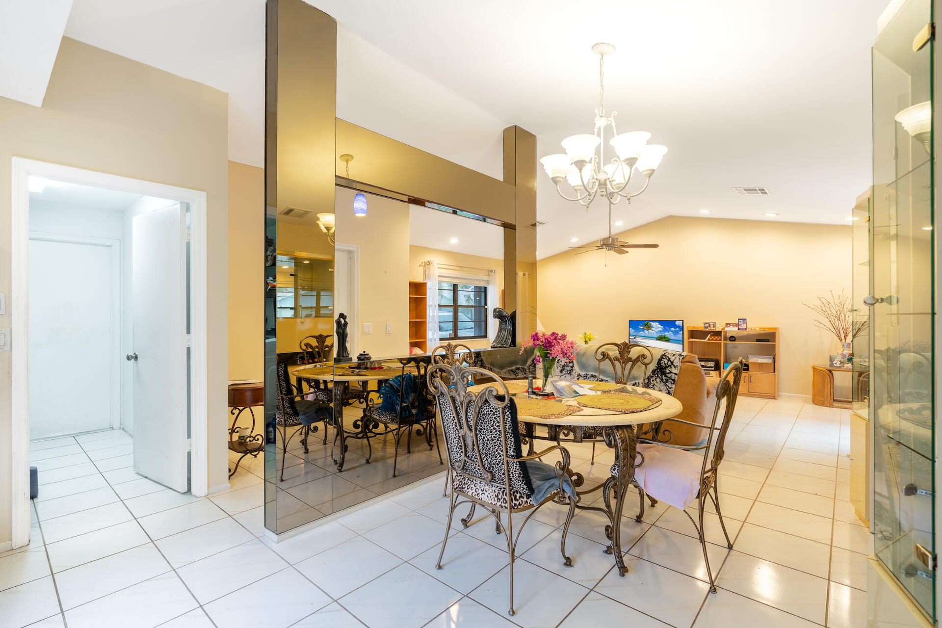 9142 Southwest 22nd Street, Unit F Boca Raton, FL 33428 - Photo 9 of 38 Dining Room