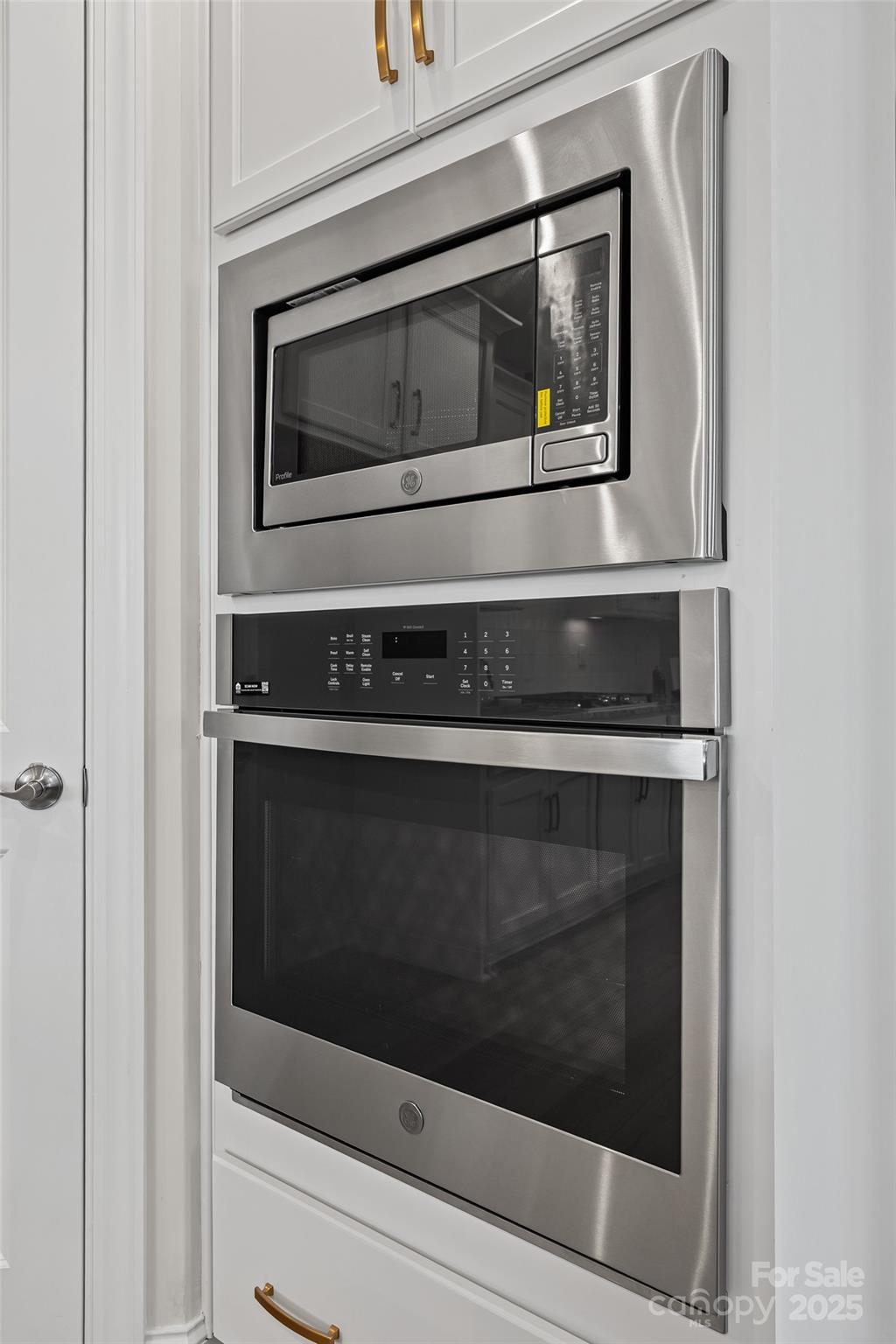 5075 Valita Road York, SC 29745 - Photo 18 of 48 a stove top oven sitting inside of a kitchen