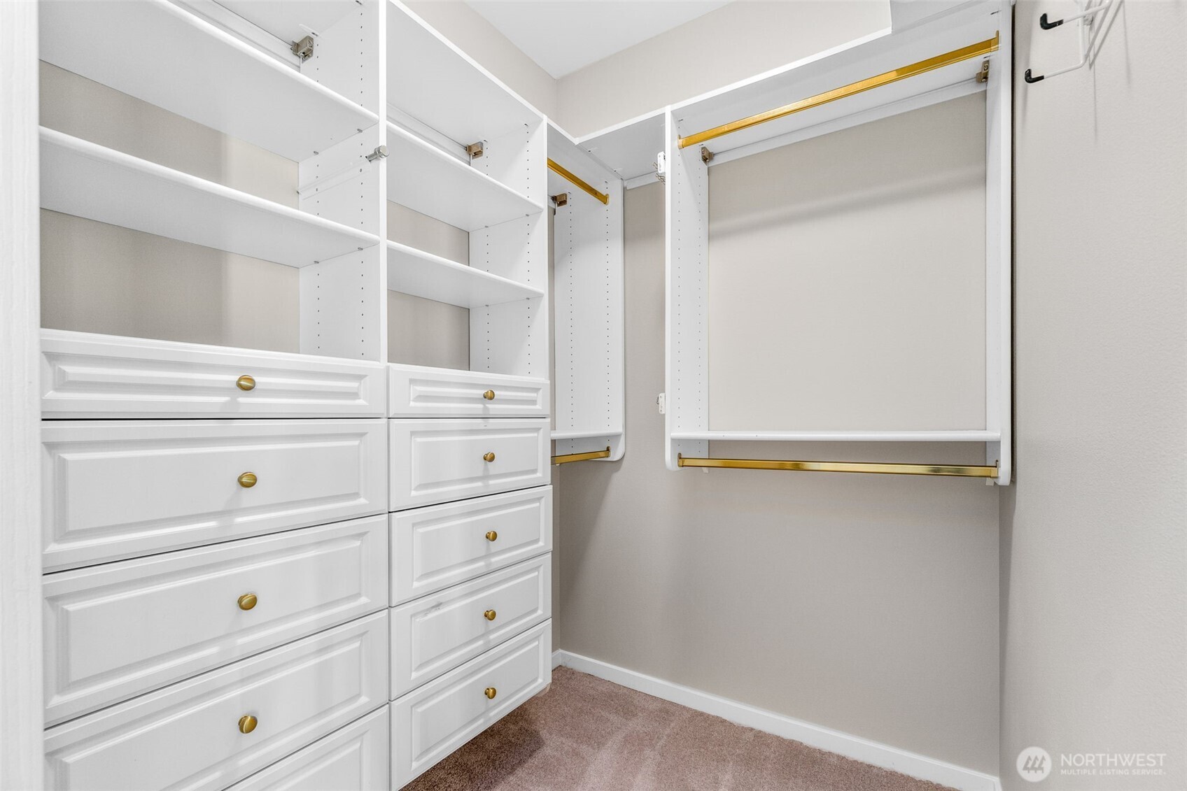 2000 Alaskan Way, Unit 355 Seattle, WA 98121 - Photo 25 of 32