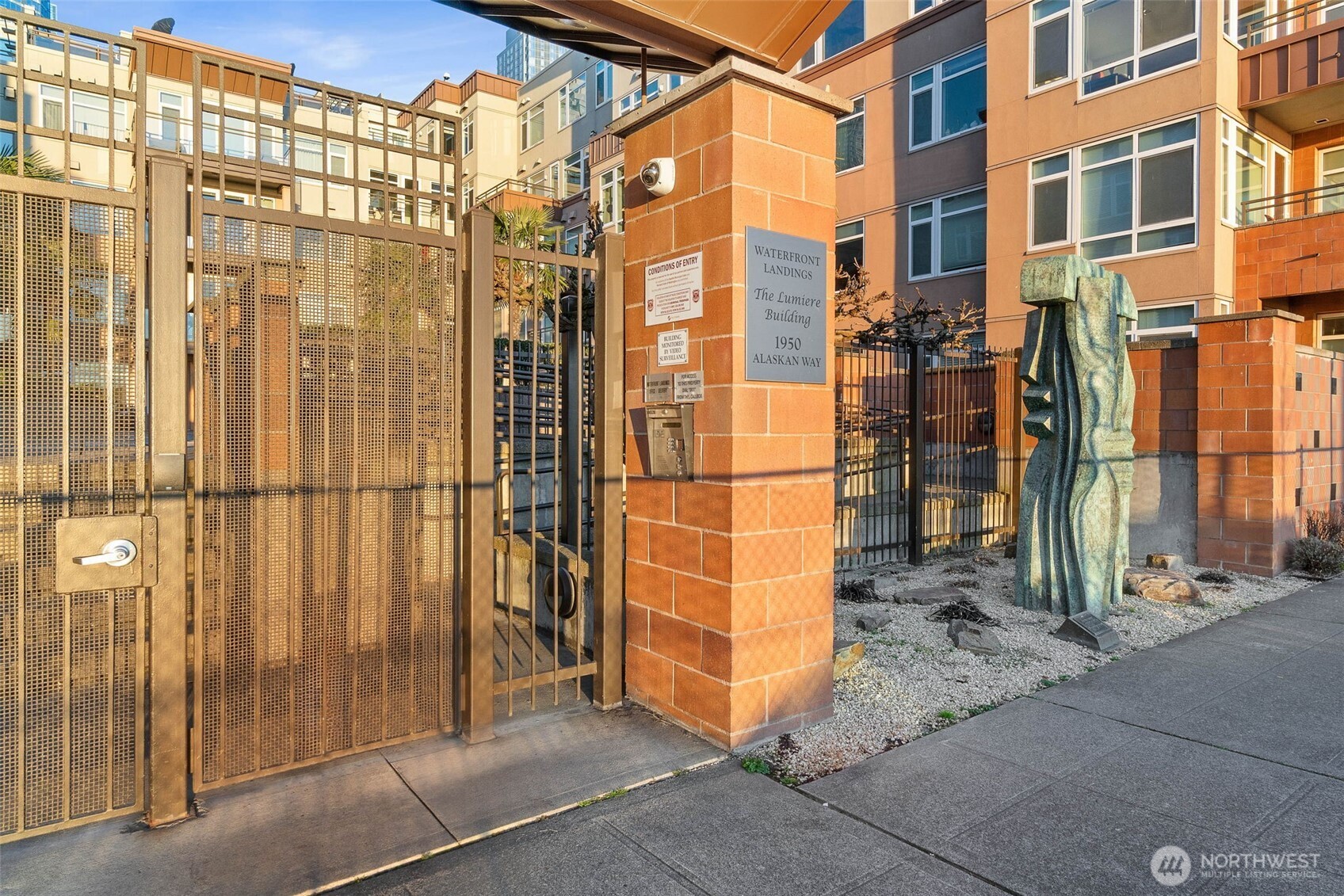 2000 Alaskan Way, Unit 355 Seattle, WA 98121 - Photo 28 of 32