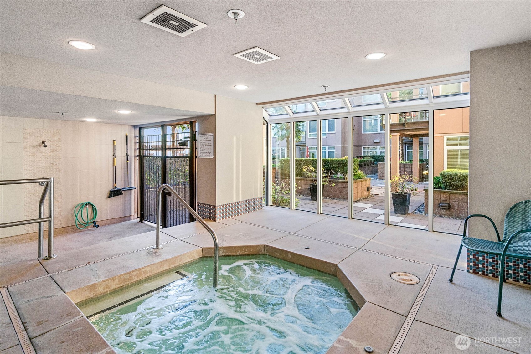 2000 Alaskan Way, Unit 355 Seattle, WA 98121 - Photo 30 of 32