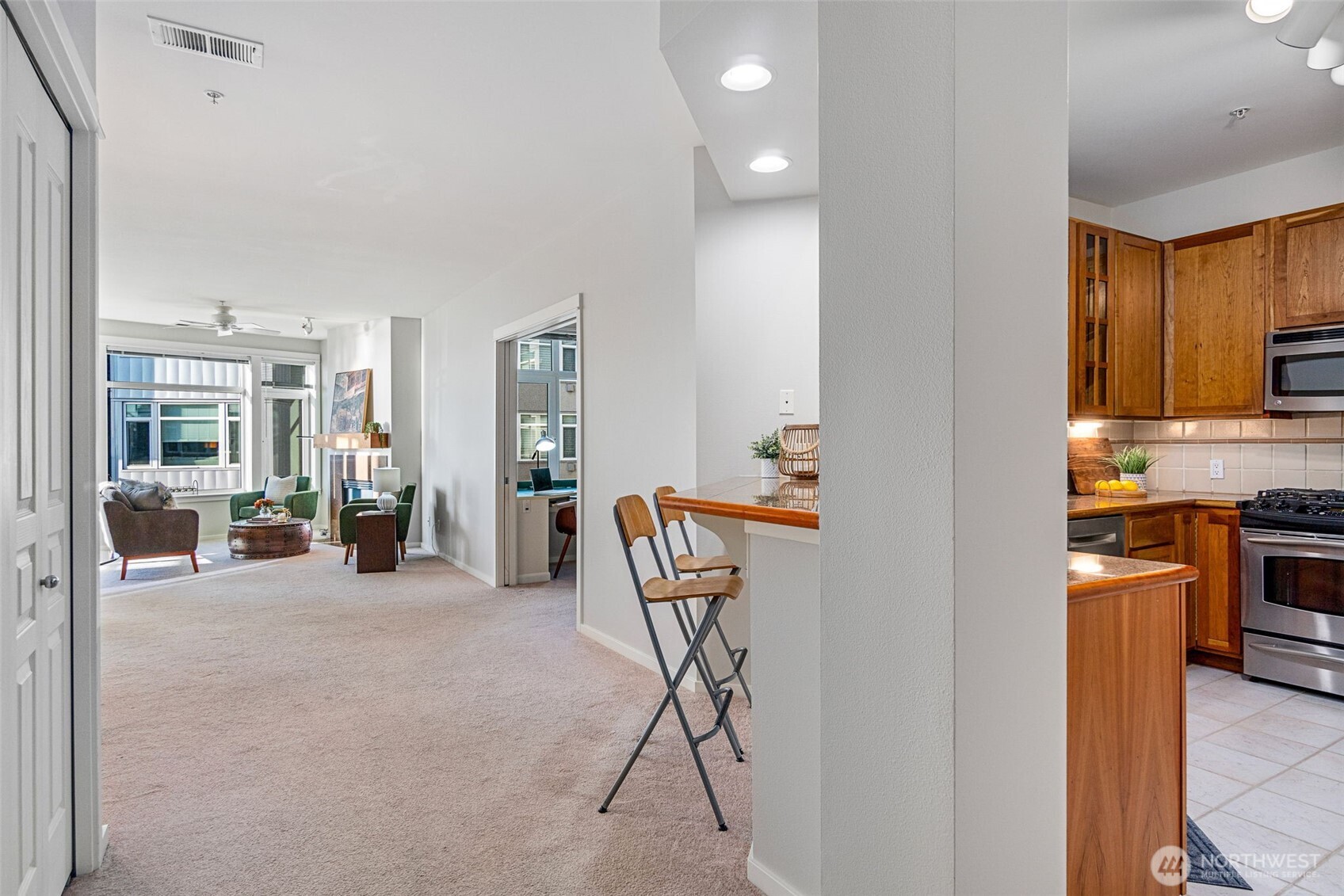 2000 Alaskan Way, Unit 355 Seattle, WA 98121 - Photo 7 of 32