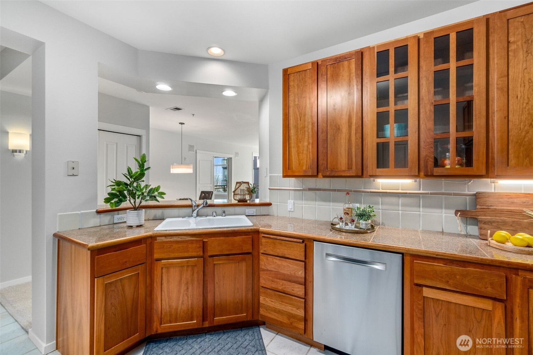 2000 Alaskan Way, Unit 355 Seattle, WA 98121 - Photo 9 of 32