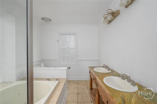 $624,900 | 9 Dr Louis Way, Savannah, GA 31411