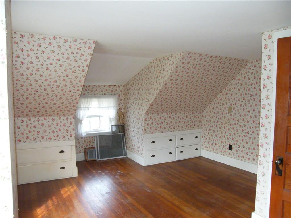18 Fir Hollow Road Pemaquid, ME 04558 - Photo 12 of 15 Upstairs Bedroom