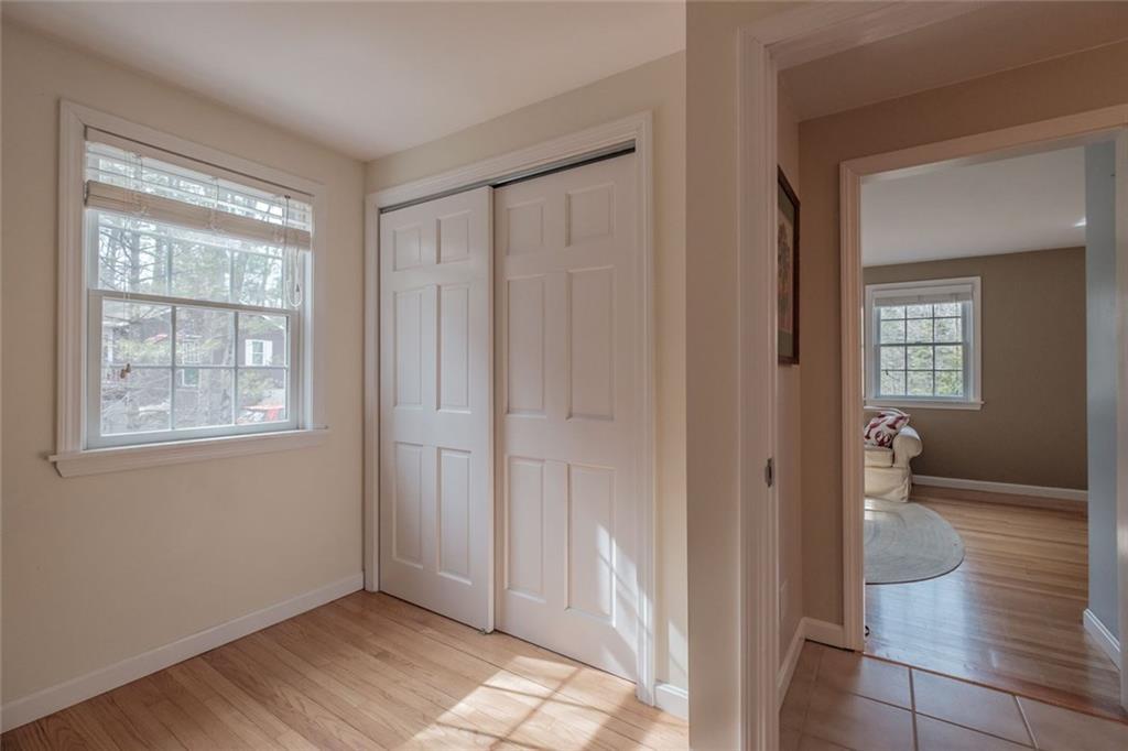 5 Evergreen Road Freeport, ME 04032 - Photo 15 of 35 1st Floor Bedroom