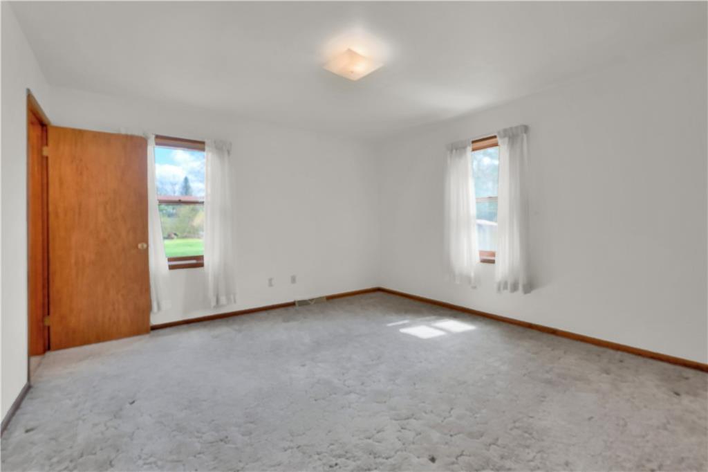 374 Goldsmith Road Pittsburgh, PA 15237 - Photo 12 of 25 an empty room with windows