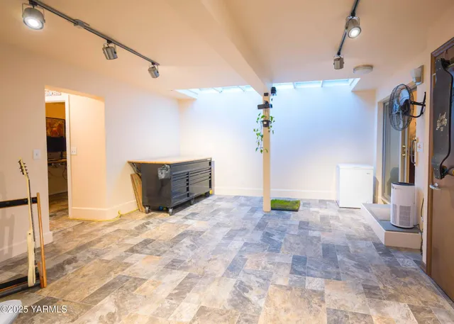 $299,900 | 100 North 56th Avenue, Unit 2, Yakima, WA 98908