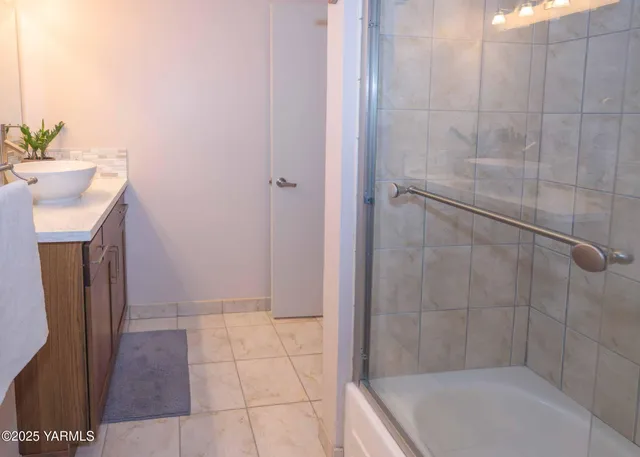 $299,900 | 100 North 56th Avenue, Unit 2, Yakima, WA 98908
