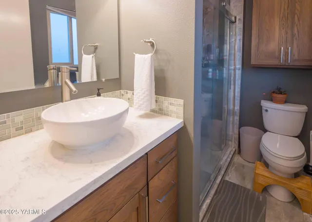 $299,900 | 100 North 56th Avenue, Unit 2, Yakima, WA 98908