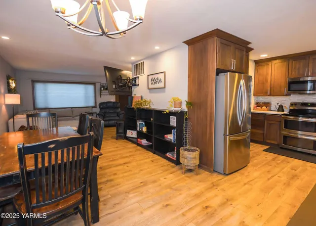 $299,900 | 100 North 56th Avenue, Unit 2, Yakima, WA 98908