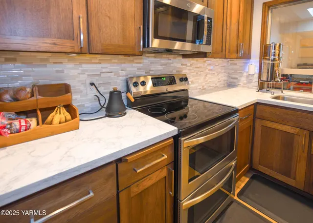 $299,900 | 100 North 56th Avenue, Unit 2, Yakima, WA 98908