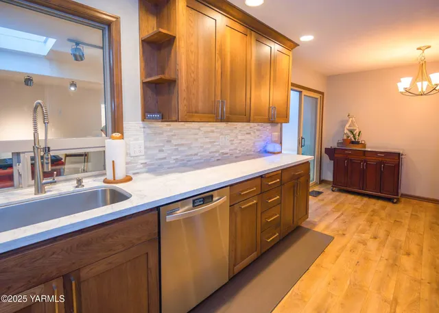 $299,900 | 100 North 56th Avenue, Unit 2, Yakima, WA 98908