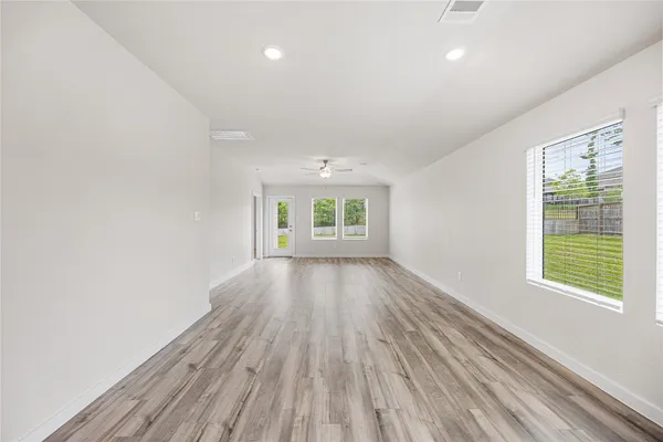 $2,150 | 7103 Blue Oak Drive, Conroe, TX 77304