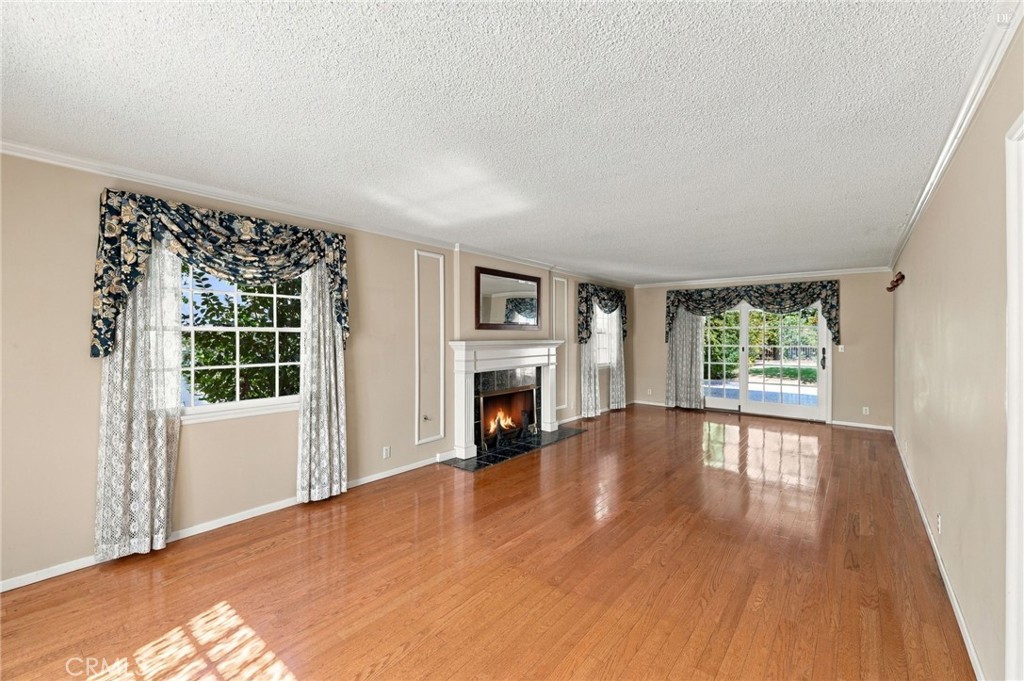 4045 Chapman Place Riverside, CA 92506 - Photo 19 of 61 Photo has been digitally altered