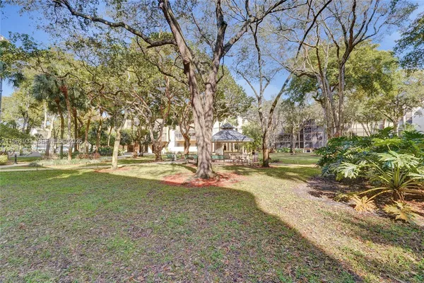 $2,600 | 2814 North 46th Avenue, Unit H376, Hollywood, FL 33021