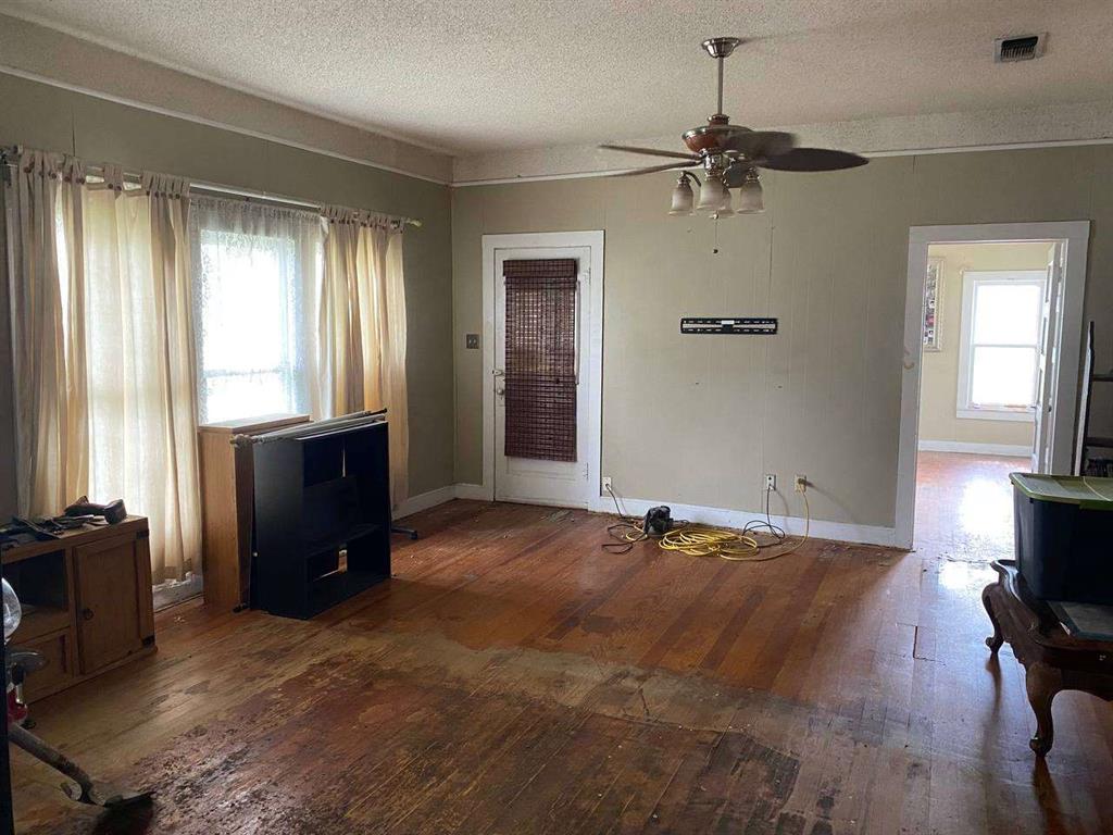 705 Duke Street Eden, TX 76837 - Photo 3 of 11