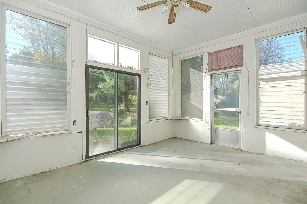 9 Laurel Lane Warren, RI 02885 - Photo 29 of 40 Gallery Image 29