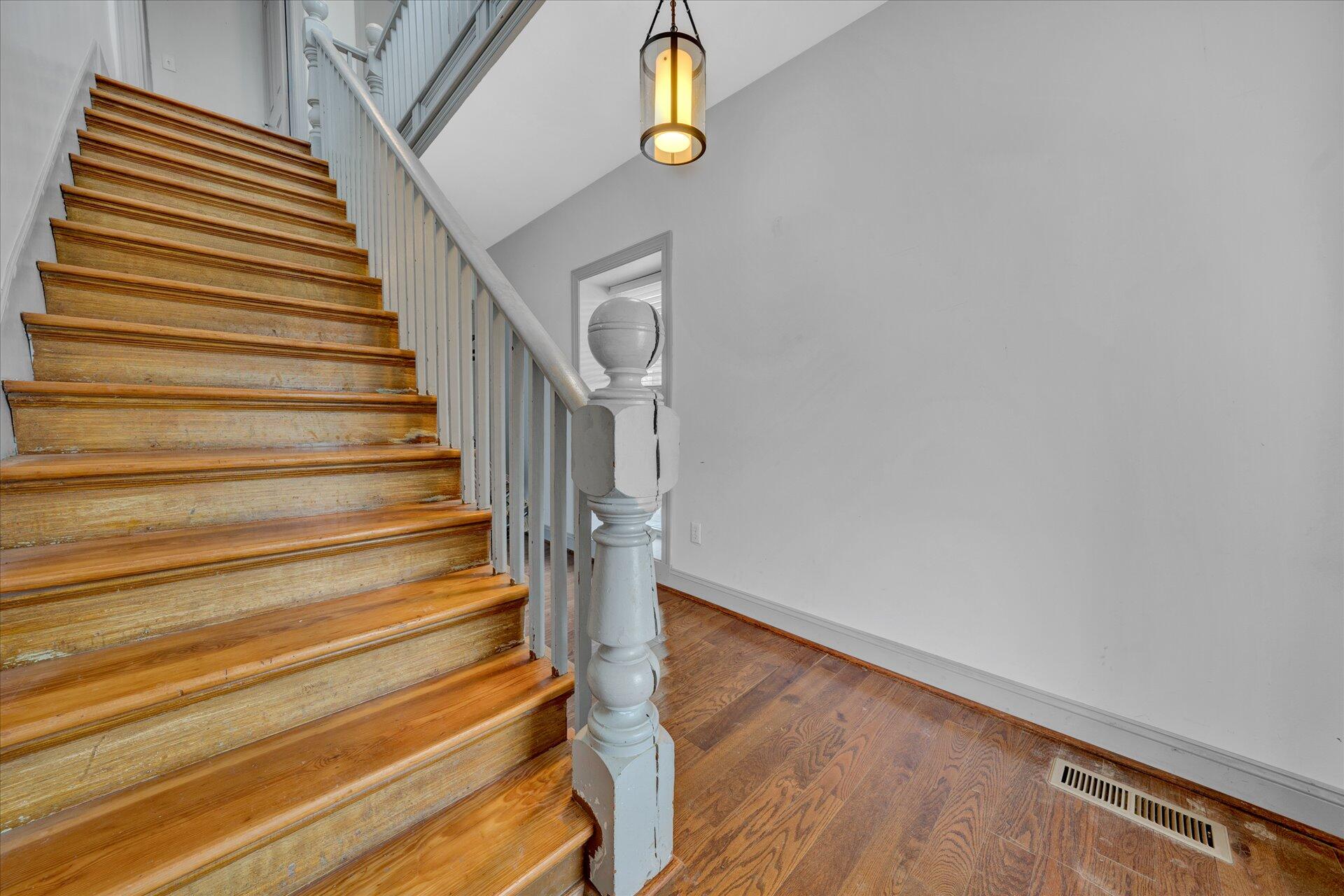 5827 Botetourt Road Fincastle, VA 24090 - Photo 16 of 65 12-DSC00073