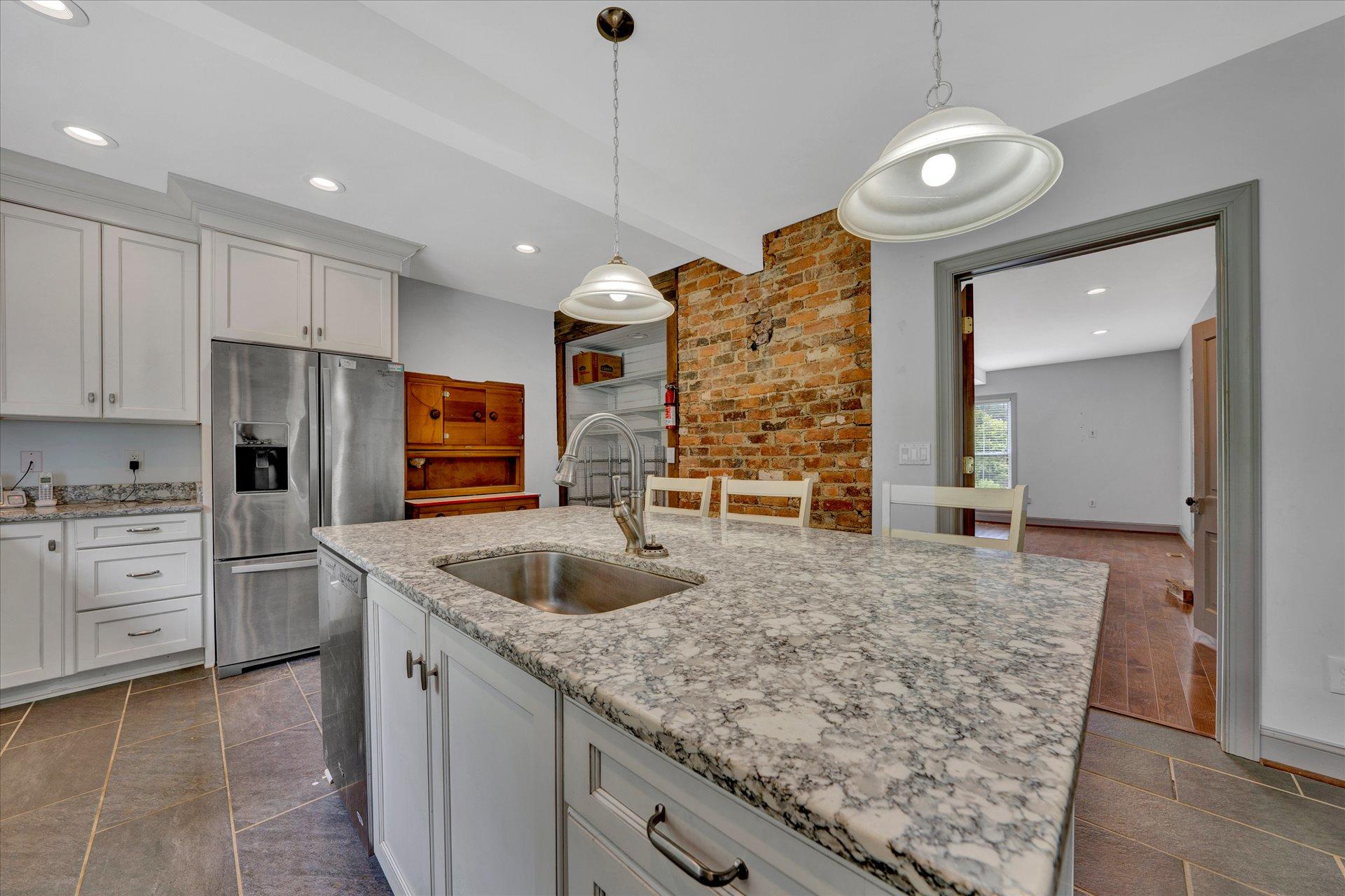 5827 Botetourt Road Fincastle, VA 24090 - Photo 24 of 65 20-DSC00025