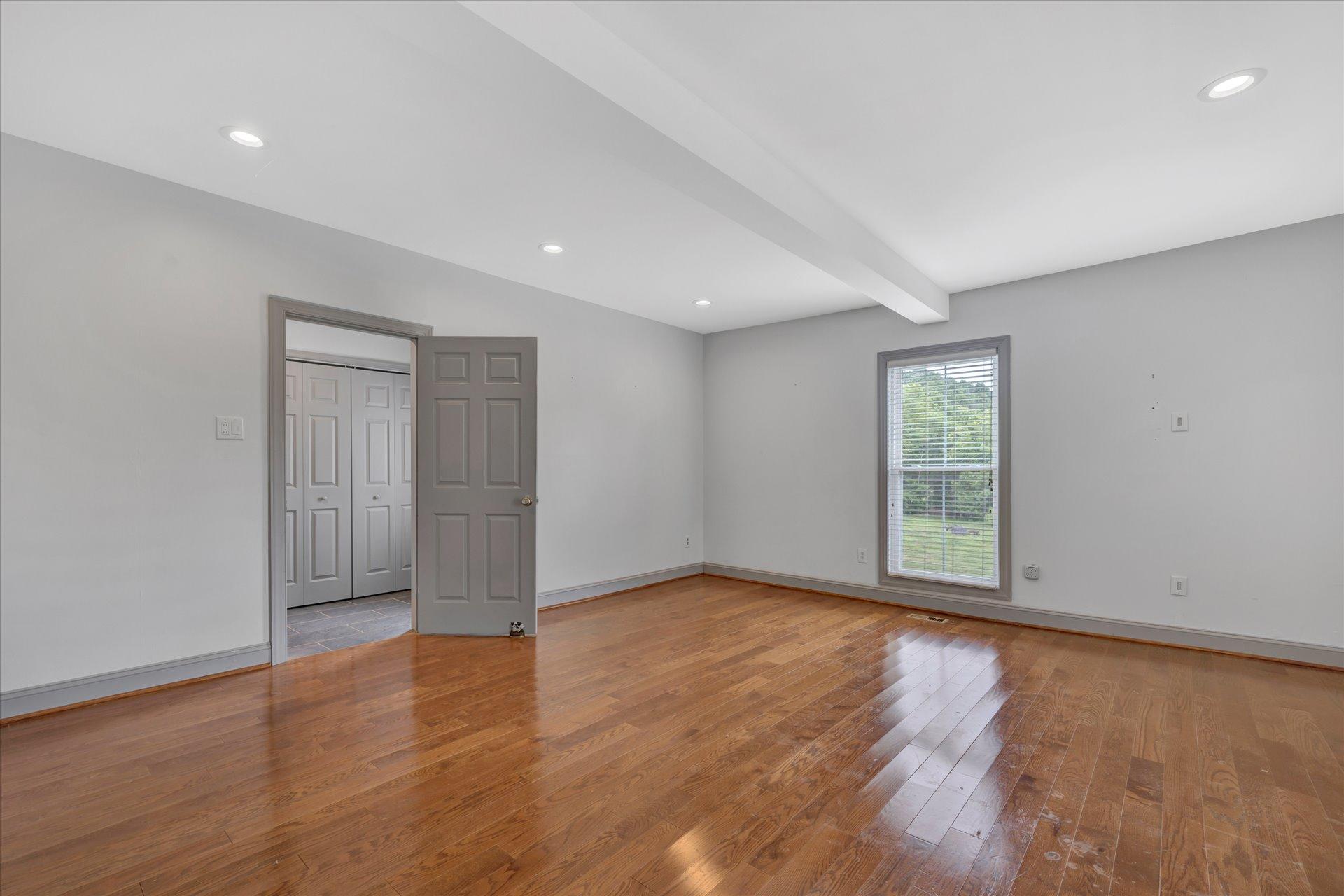 5827 Botetourt Road Fincastle, VA 24090 - Photo 28 of 65 24-DSC00040