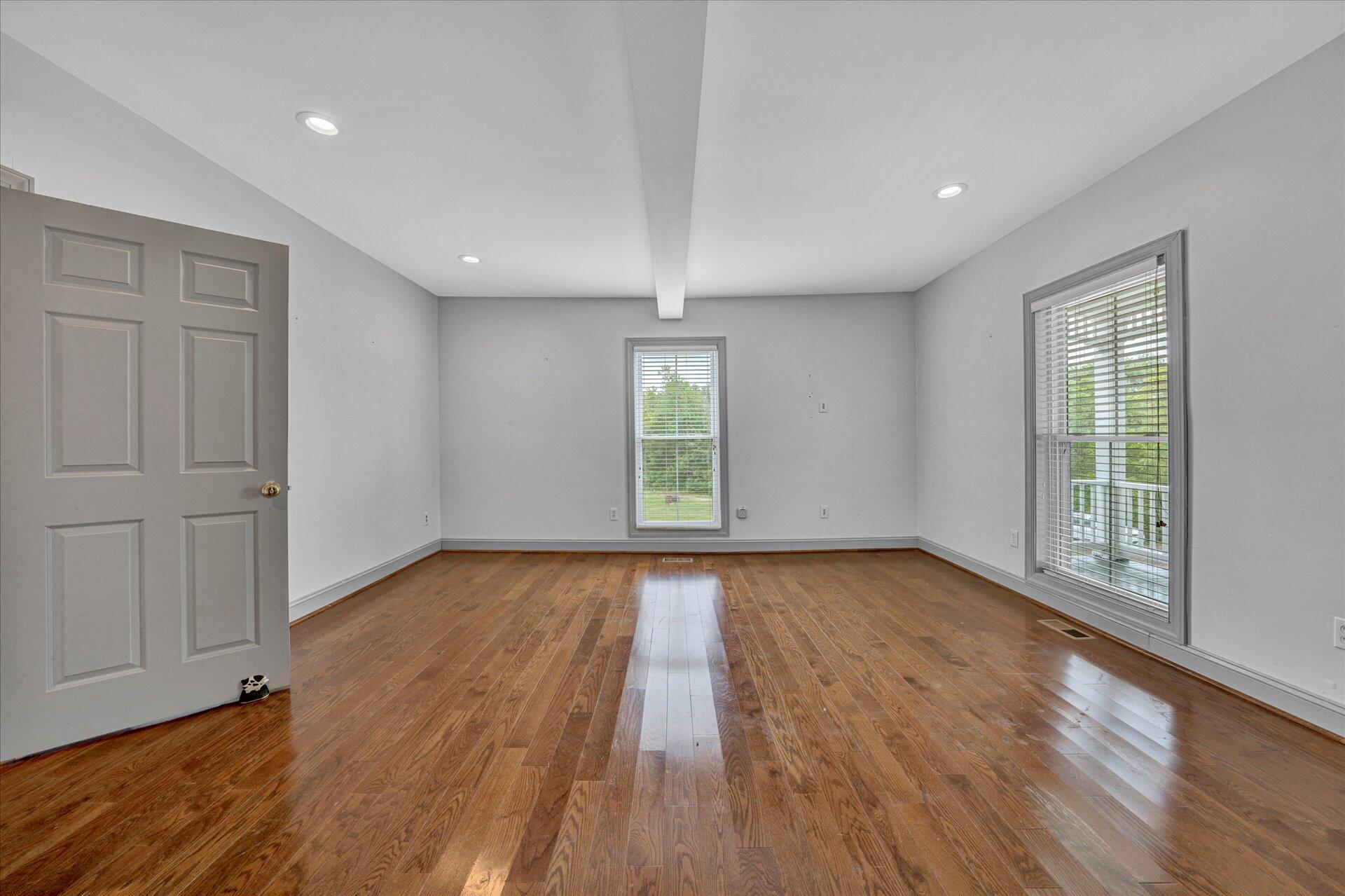 5827 Botetourt Road Fincastle, VA 24090 - Photo 29 of 65 25-DSC00043