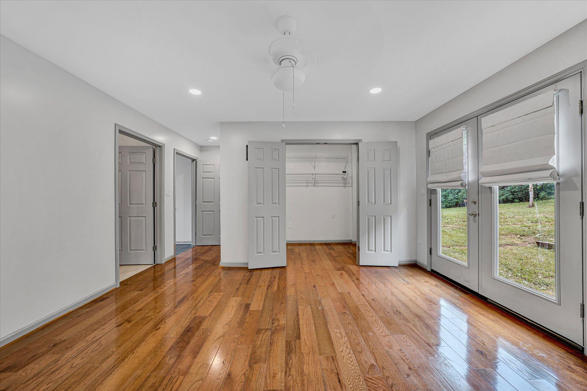 5827 Botetourt Road Fincastle, VA 24090 - Photo 33 of 65 29-DSC00055