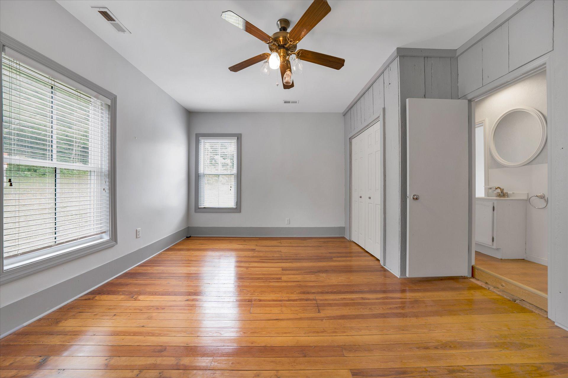5827 Botetourt Road Fincastle, VA 24090 - Photo 38 of 65 34-DSC00078