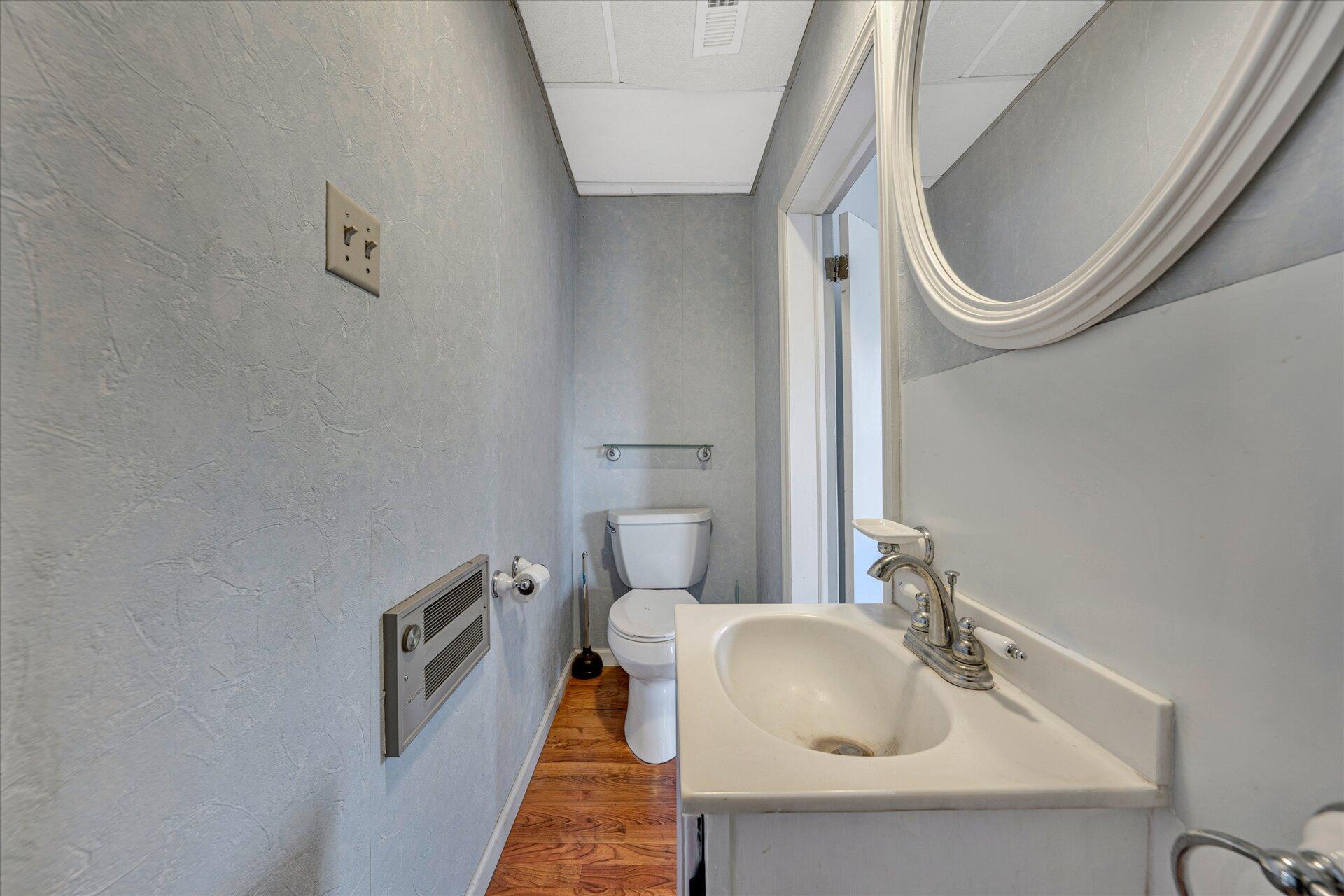 5827 Botetourt Road Fincastle, VA 24090 - Photo 41 of 65 37-DSC00085