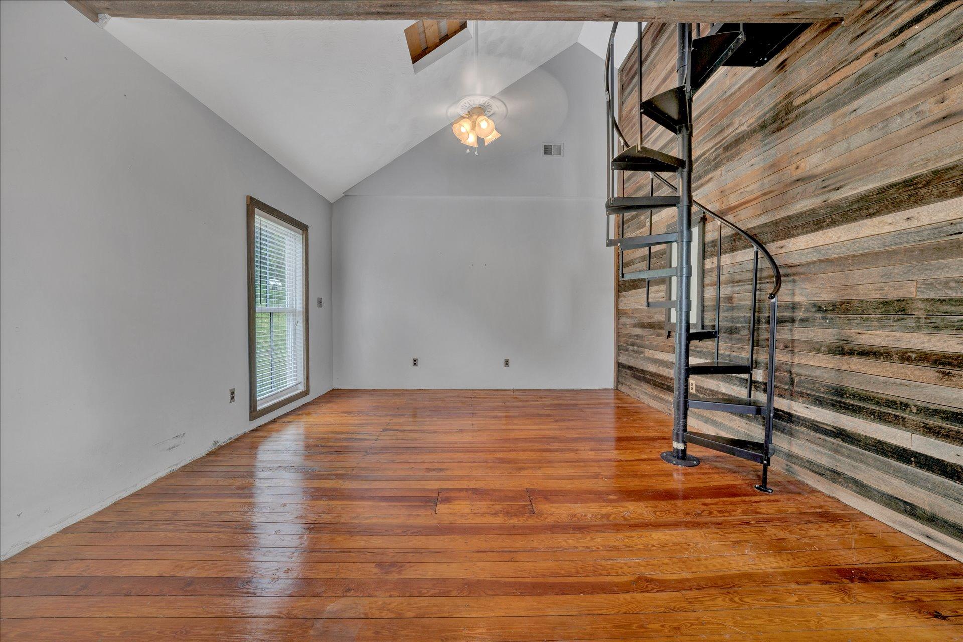 5827 Botetourt Road Fincastle, VA 24090 - Photo 46 of 65 42-DSC00100