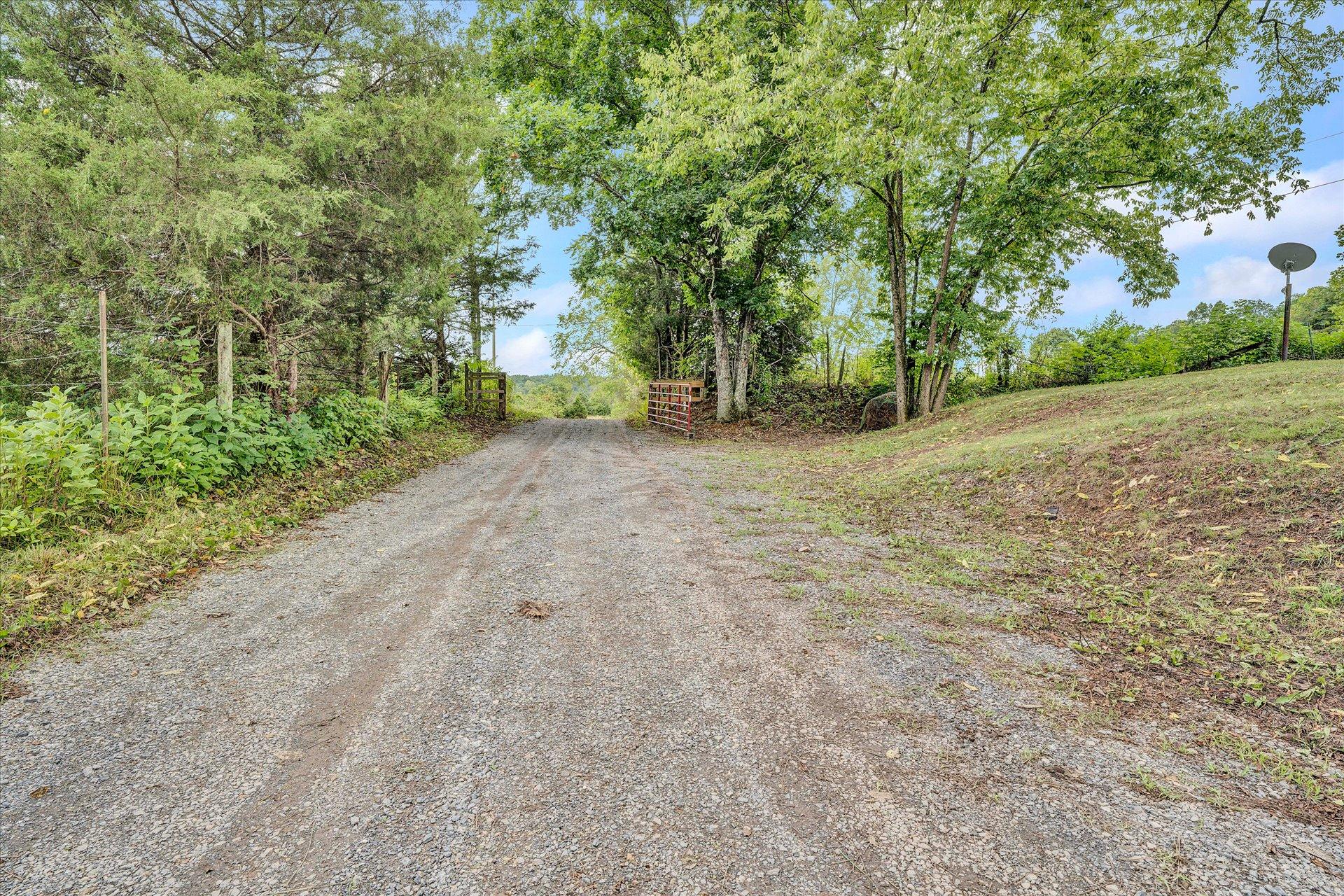 5827 Botetourt Road Fincastle, VA 24090 - Photo 64 of 65 60-DSC00121