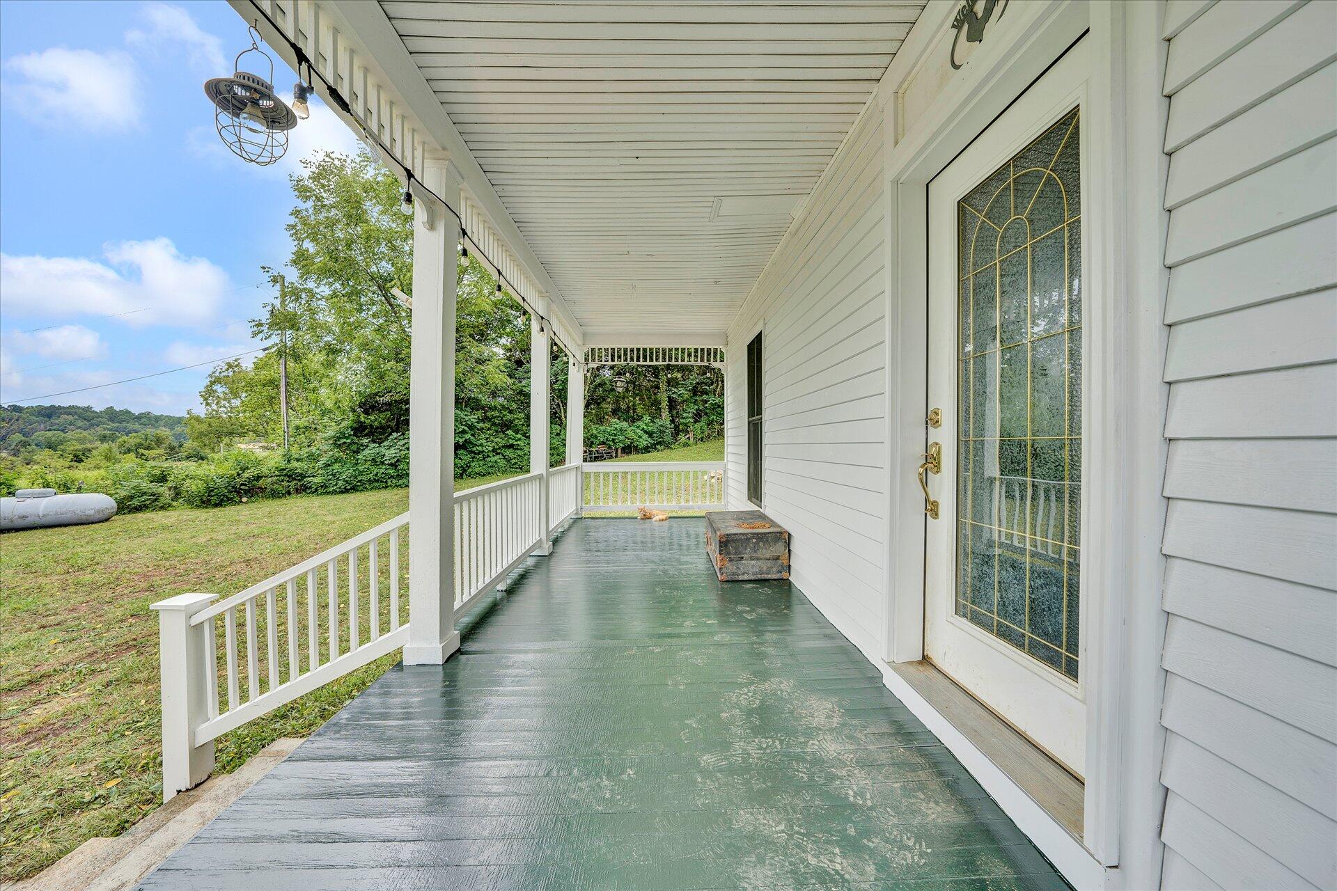 5827 Botetourt Road Fincastle, VA 24090 - Photo 9 of 65 09-DSC00001