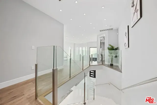 a view of entryway with livingroom