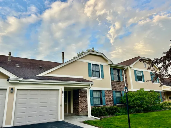 $317,000 | 1022 Boxwood Court, Unit A1, Wheeling, IL 60090