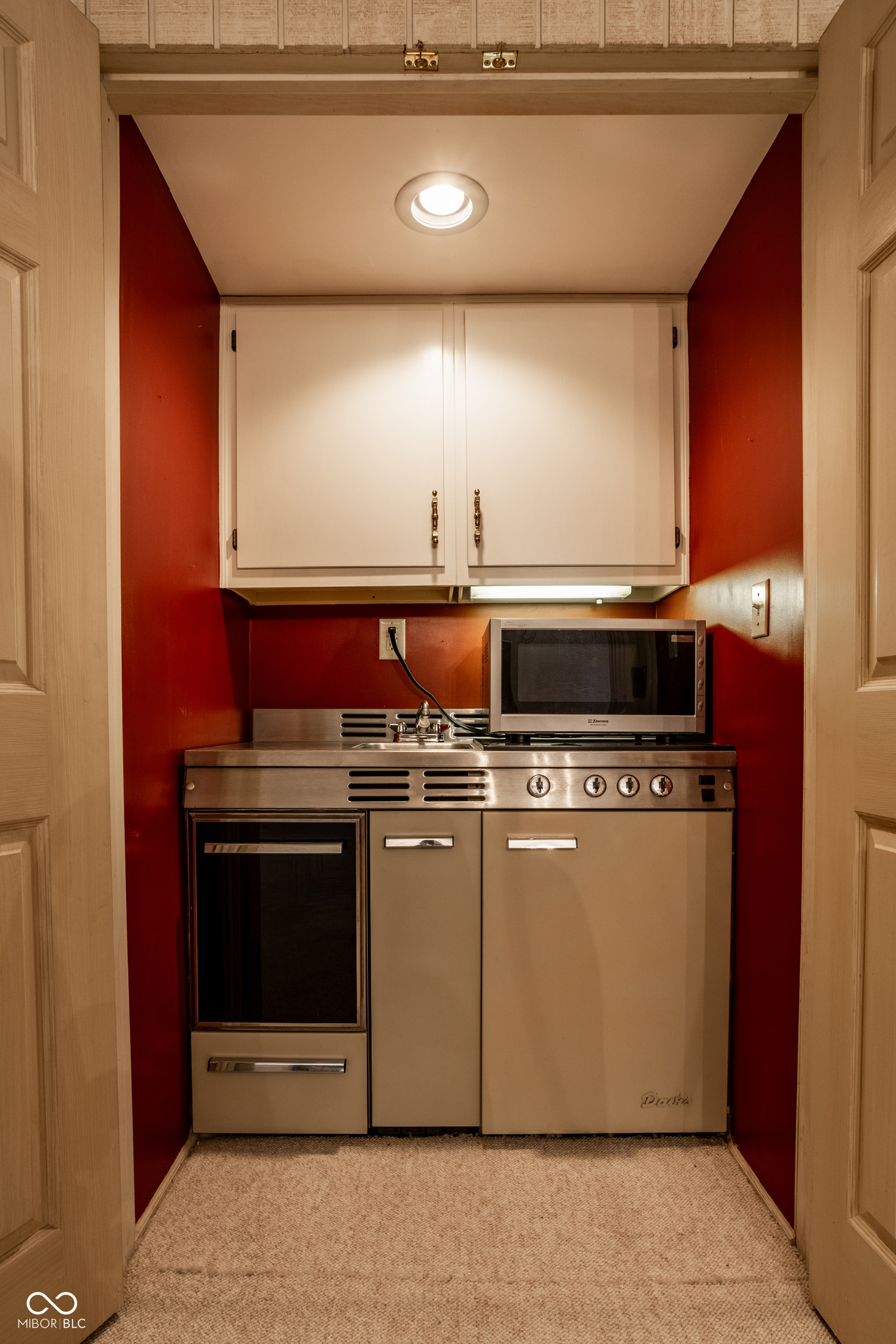 8406 Quail Hollow Road Indianapolis, IN 46260 - Photo 33 of 46 Gallery Image 33