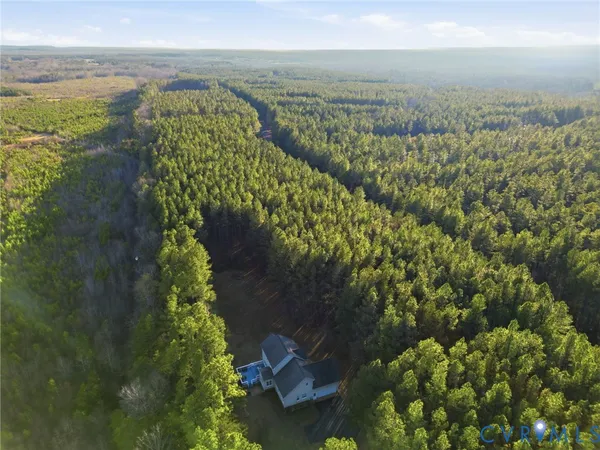 $639,500 | 17192 Katy Lane, Beaverdam, VA 23015