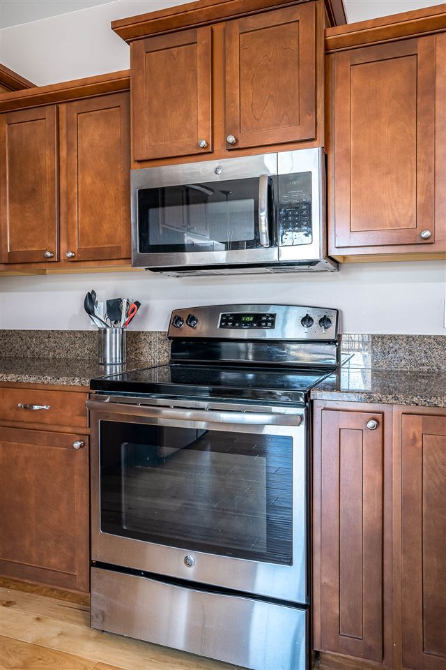 766 Arch Rock Road Iowa City, IA 52245 - Photo 8 of 25 Gallery Image 8