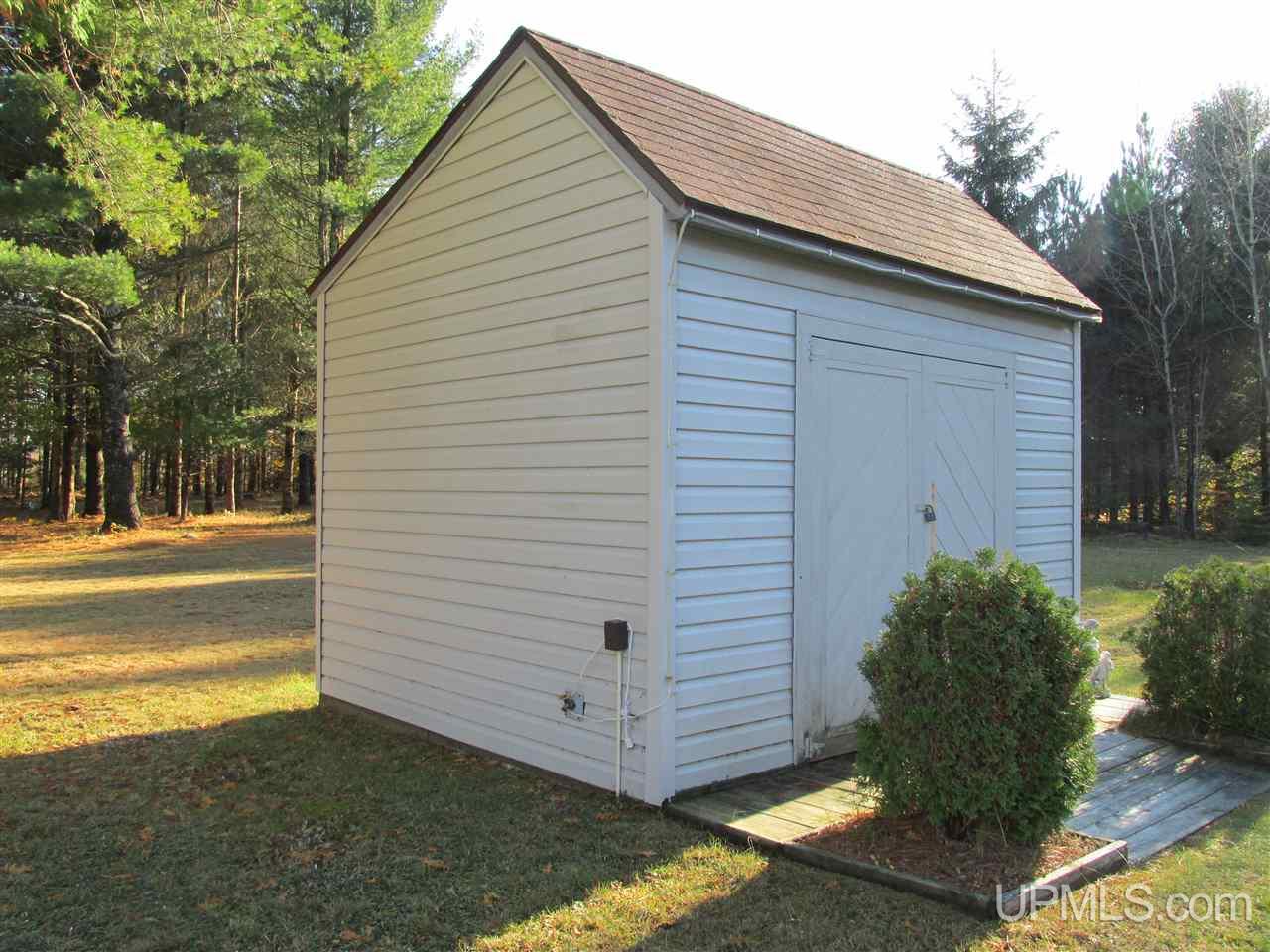 1862 Little Harbor Road Manistique, MI 49854 - Photo 15 of 19 Gallery Image 15