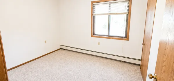 $655 | 16 Green River Road, Unit 208, Morris, MN 56267
