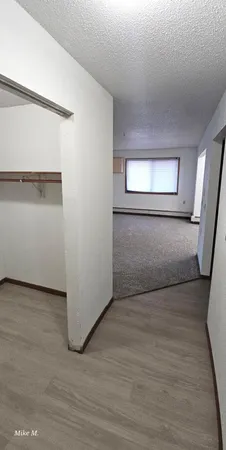 $655 | 16 Green River Road, Unit 208, Morris, MN 56267