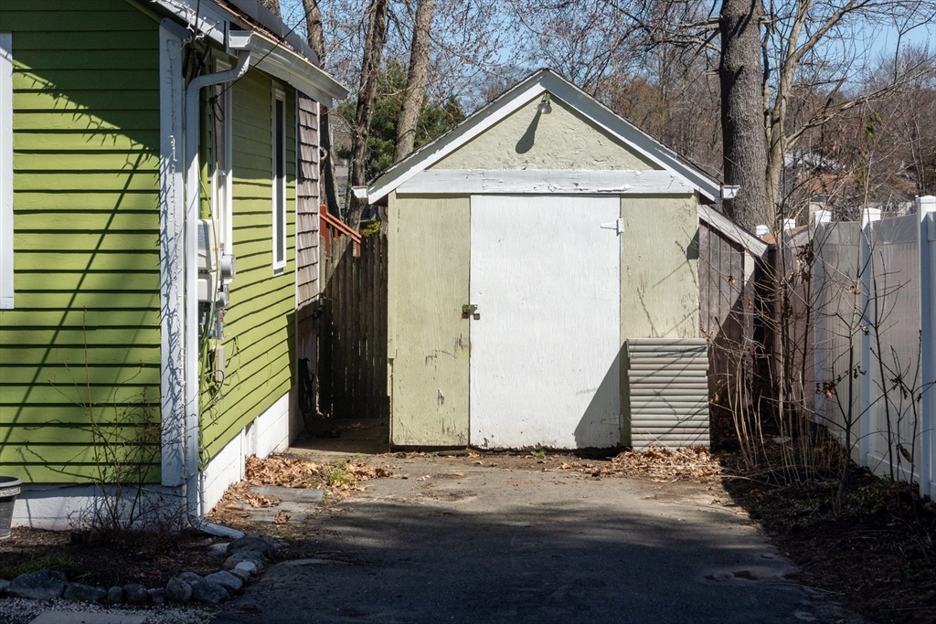 46 West Shore Road Holbrook, MA 02343 - Photo 29 of 33 a house with a outdoor space