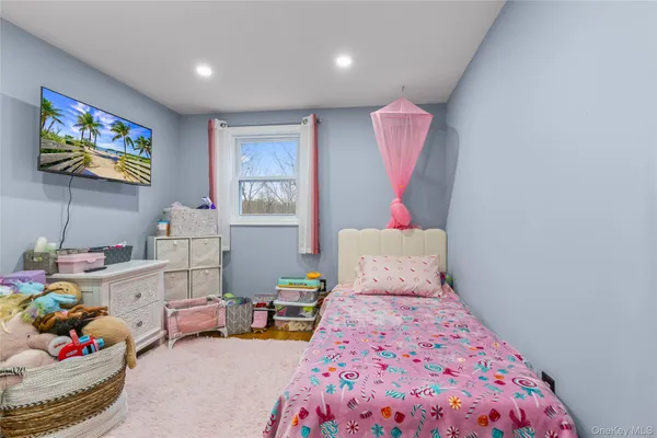 $699,000 | 1 Linden Street, Coram, NY 11727