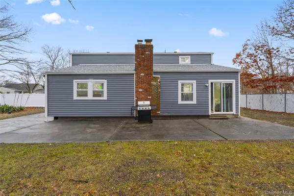 $699,000 | 1 Linden Street, Coram, NY 11727